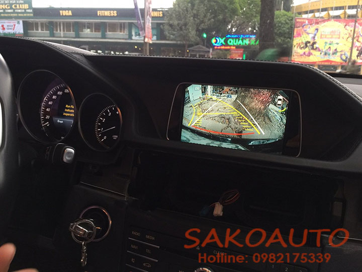CAMERA LÙI MERCEDES 2016