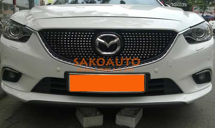lắp mặt ca lăng cho xe mazda 6 2018