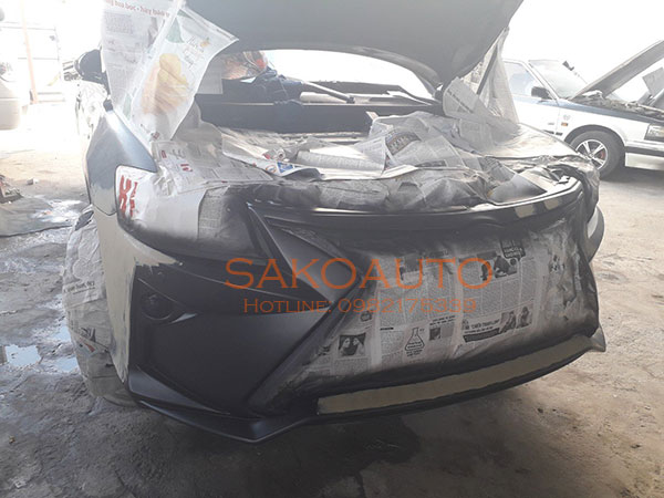 lắp mặt calang xe camry