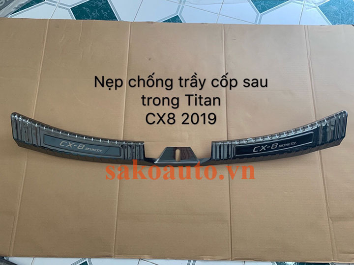 NẸP CỐP SAU MAZDA CX8 mẫu titan