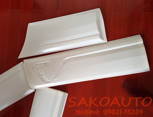 ốp sườn xe fortuner 2019