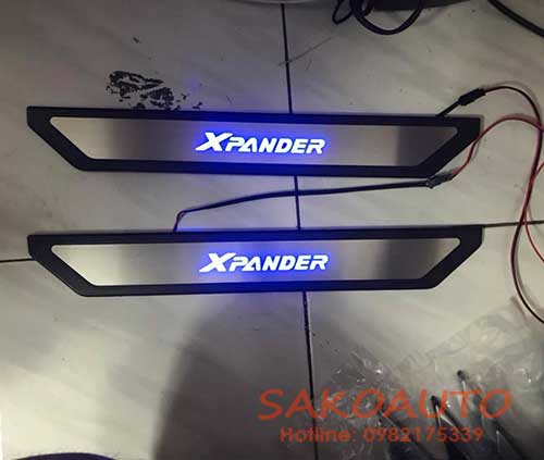nẹp cửa có đèn xpander