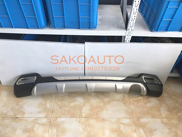 ốp cản sau fortuner