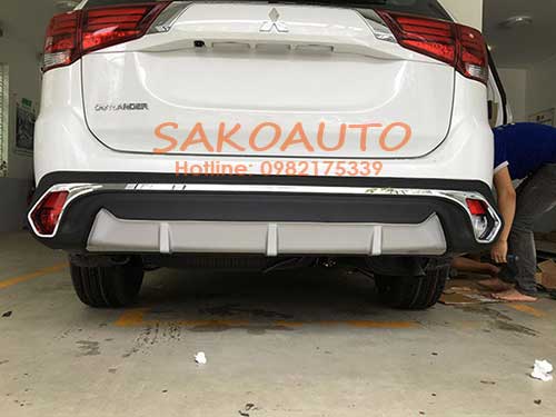 ốp cản sau outlander