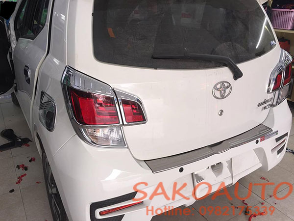 viền đèn sau wigo 2019