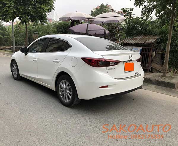 đuôi gió độ  xe mazda 3