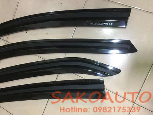 viền che mưa altis 2019