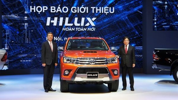 Toyota Hilux 2016 chính thức ra mắt tại Việt Nam giá từ 693 triệu đồng