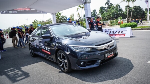 [Video] trải nghiệm lái thử thực tế Honda Civic thế hệ mới 1.5L Vtec Turbo