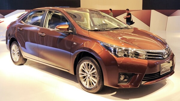 Toyota Việt Nam ra mắt Corolla Altis 2016 mới, giá không đổi