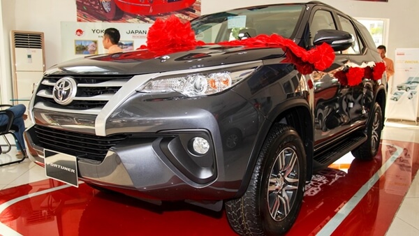 Lần đầu Thánh Toyota Fortunner 2017 giảm giá mạnh còn 955 Triệu đồng