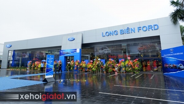 Đại lý xe Ford cạnh tranh