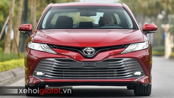 Đầu xe Toyota Camry