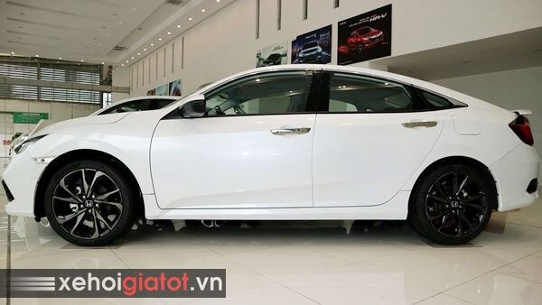 Phần thân xe Civic 1.5 RS