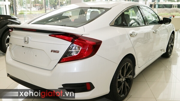 Đuôi xe Civic 1.5 RS