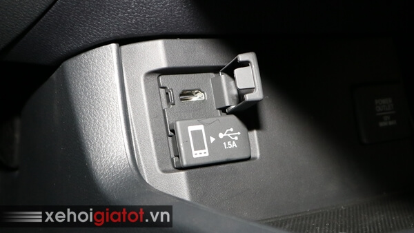 Cổng HDMI của xe Civic 1.8 G