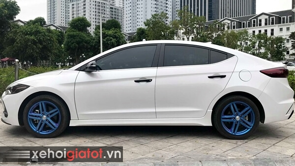 Thân xe Hyundai Elantra Sport 1.6 Turbo 2018 cũ