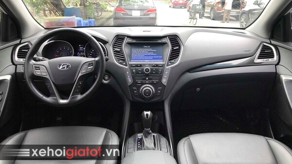 Nội thất xe Hyundai Santafe 2.4 AT 2014 cũ