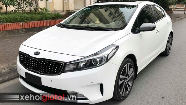 Ngoại thất xe Kia Cerato 1.6 AT 2017 cũ