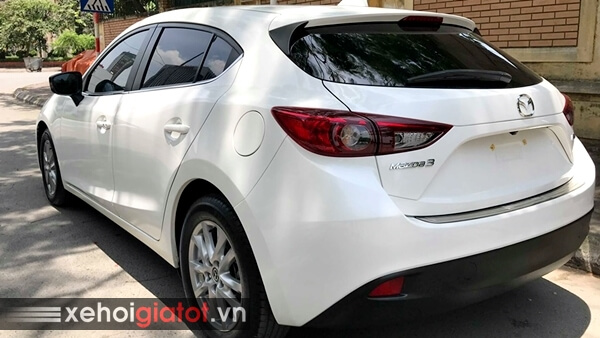 Phần đuôi xe Mazda 3 Hatchback 1.5 AT 2016 cũ