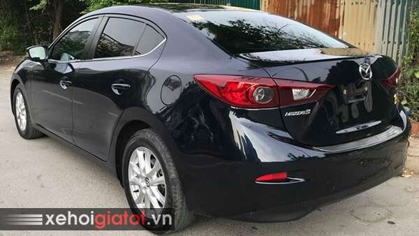 Phần đuôi xe Mazda 3 Sedan 1.5 AT 2016 cũ