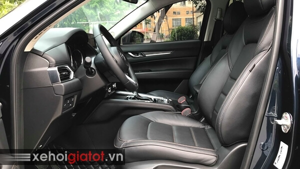 Hàng ghế trước xe Mazda CX-5 2.0 AT 2018 cũ