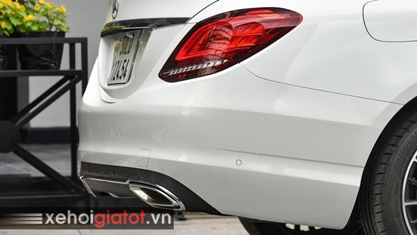 Cản sau xe Mercedes C200 Exclusive