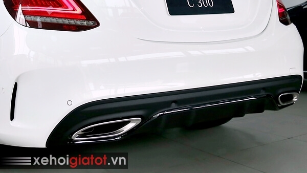 Cản sau xe Mercedes C300 AMG