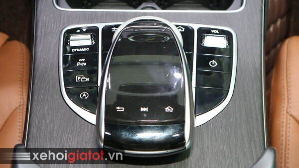 Touchpad cảm ứng xe Mercedes C300 AMG