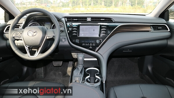 Nội thất xe Camry 2.0G