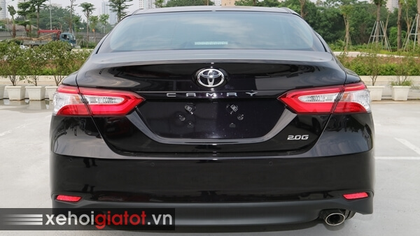 Đuôi xe Camry 2.0G