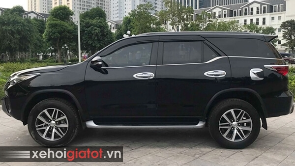 Thân xe Toyota Fortuner 2.7V AT 4x4 2017 cũ