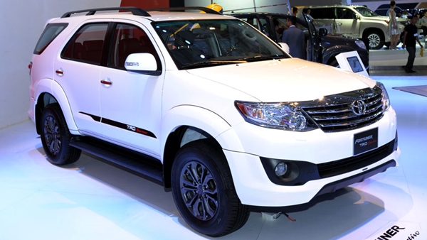 Toyota Fortuner TRD Sportivo 2.7V AT 4x4 2017