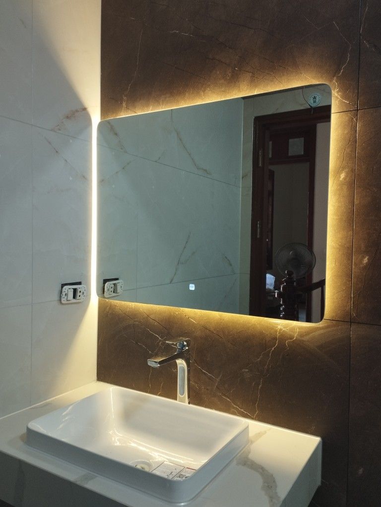 Gương bo góc LED hắt sáng