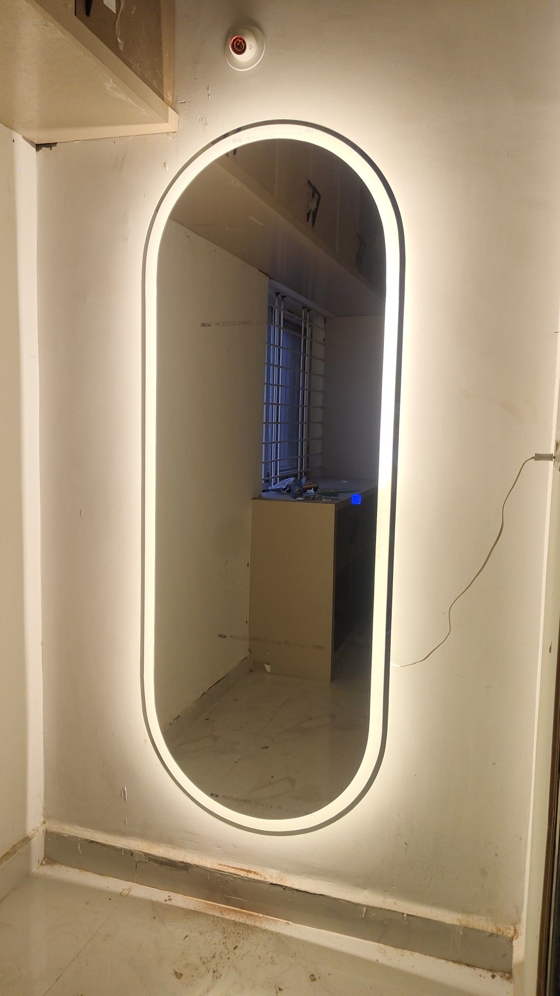 Gương Oval toàn thân LED phun cát