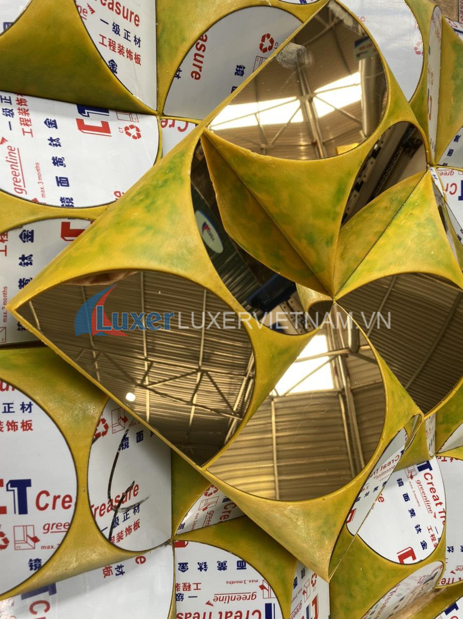 Khoi-ban-nguyet-kert-hop-inox-luxer-6