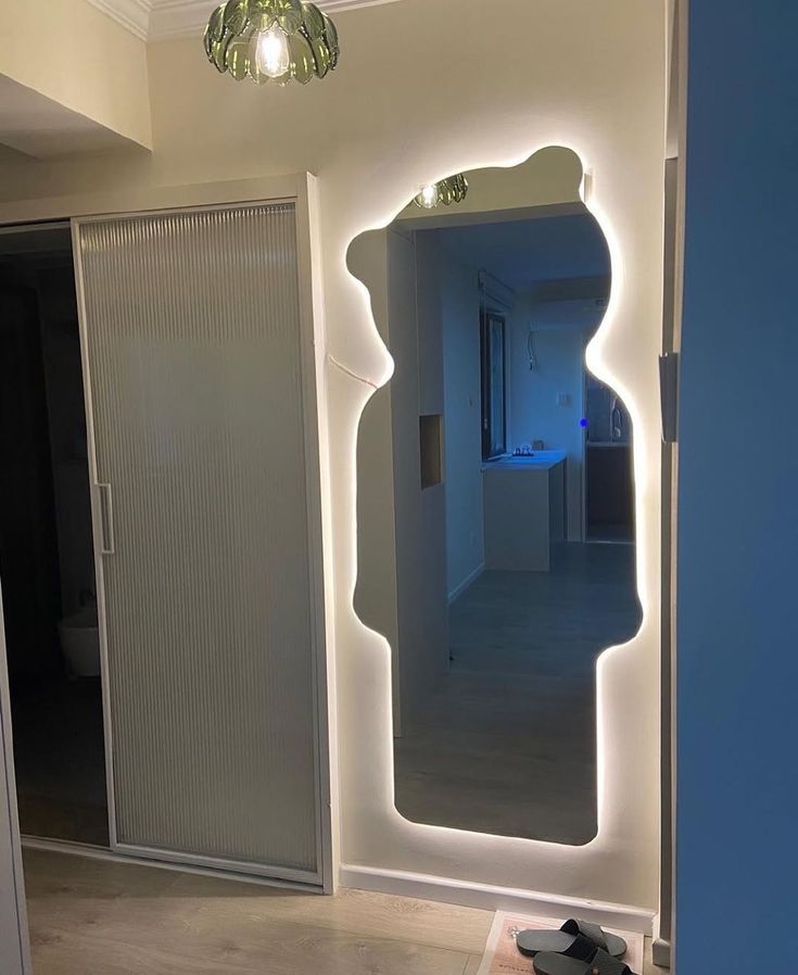 Gương LED toàn thân gấu