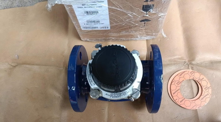 Đồng hồ nước Sensus mặt bích