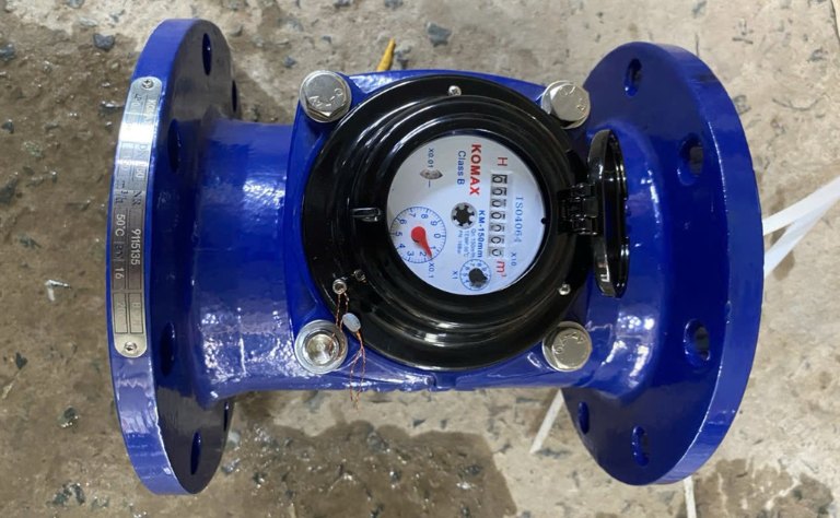 Đồng hồ nước sạch Komax thân gang