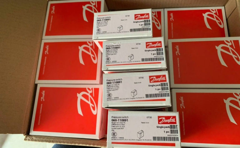 Gái thành công tắc áp suất Danfoss giá cực rẻ