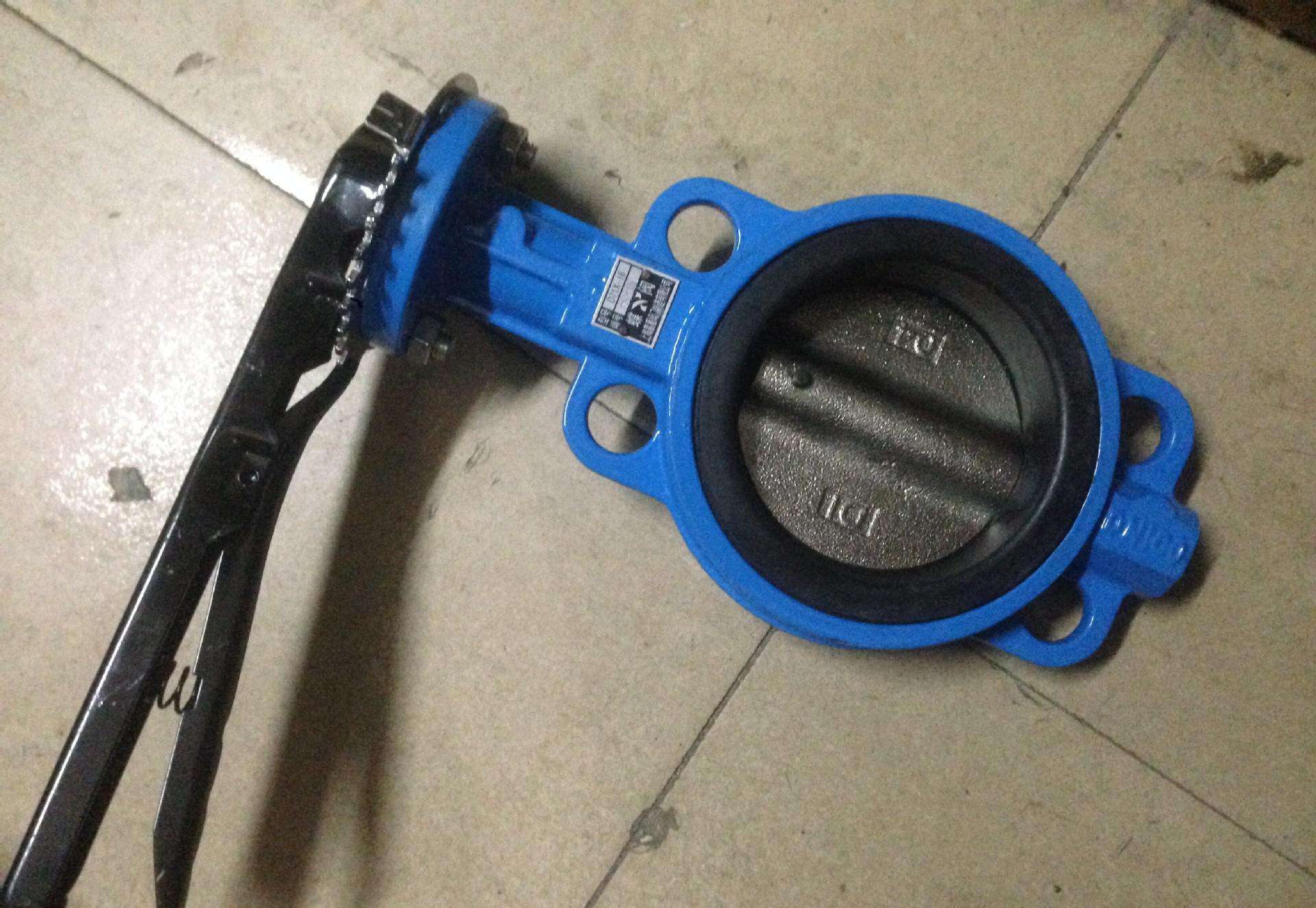 Van bướm Trung Quốc bằng gang