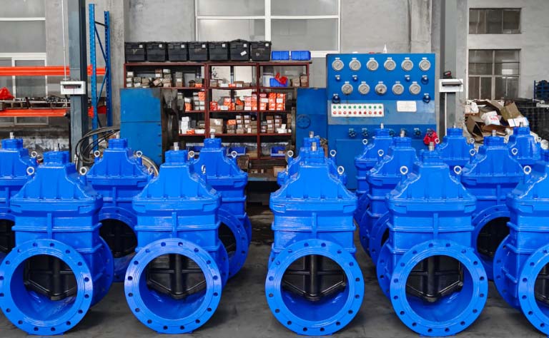 Van AUT Malaysia nhập khẩu trực tiếp - giá tốt