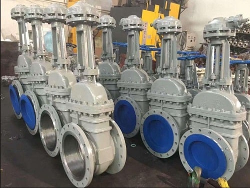 Van cổng tại kho Van công nghiệp Âu Việt