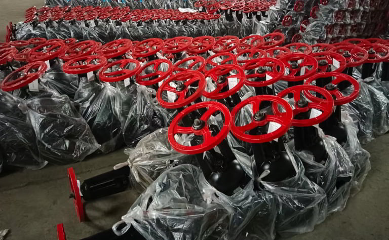 Van cổng ty nổi Trung Quốc gang đen