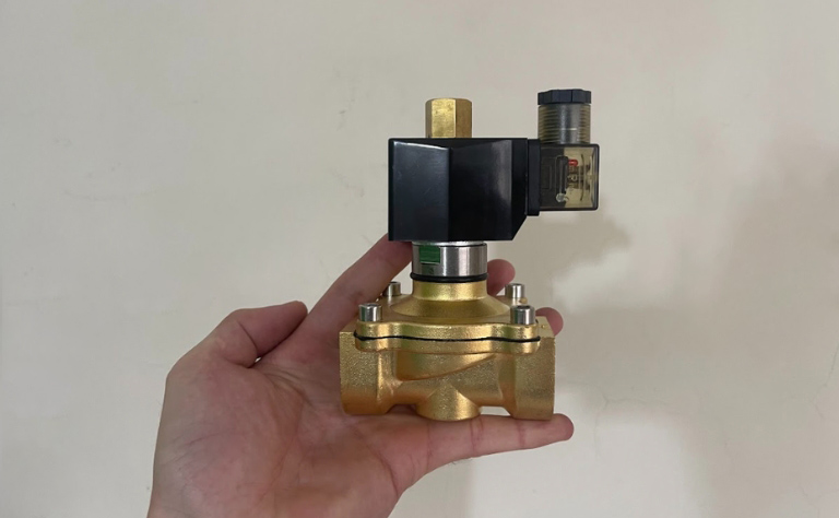 Chất liệu van từ được làm bằng đồng thau