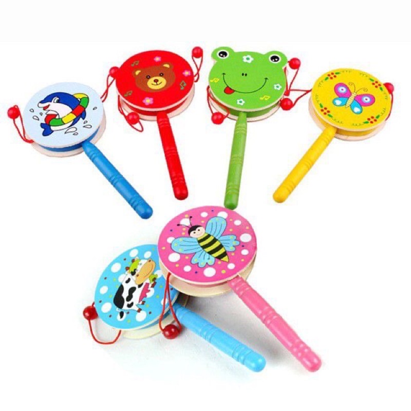 Trống lắc gỗ hình con vật phát tiếng kêu kích thích phát triển vận động và giác quan của bé (đồ chơi lục lạc)