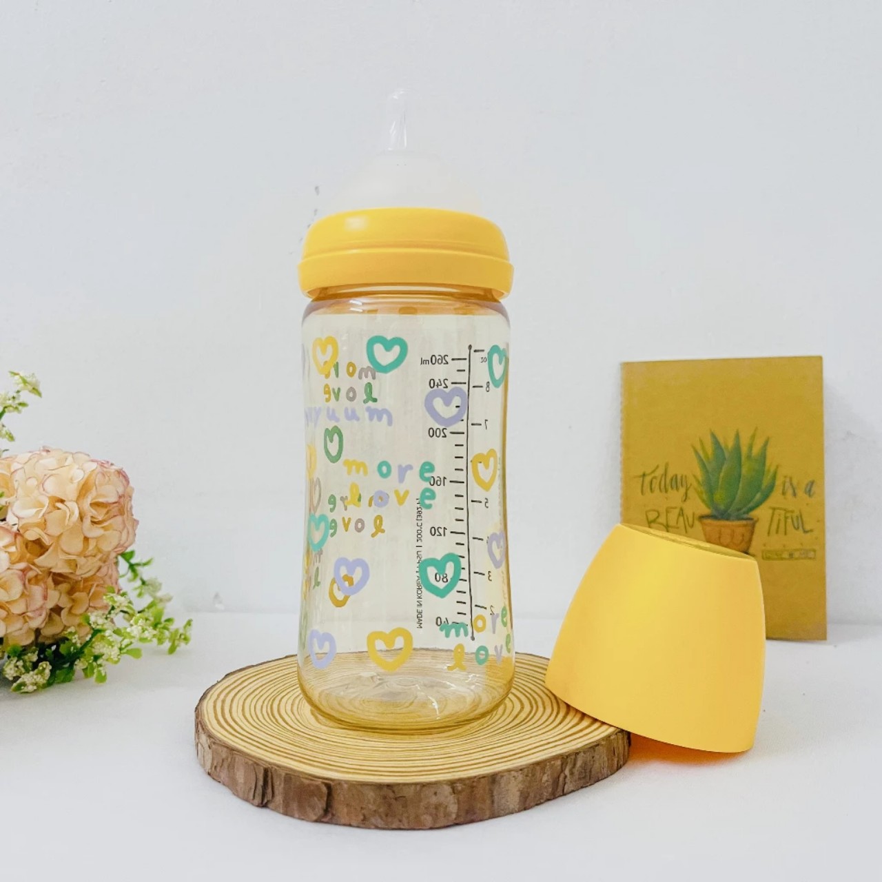 Bình sữa Moyuum Hàn Quốc 270ml Tim Vàng (More Love Edition)