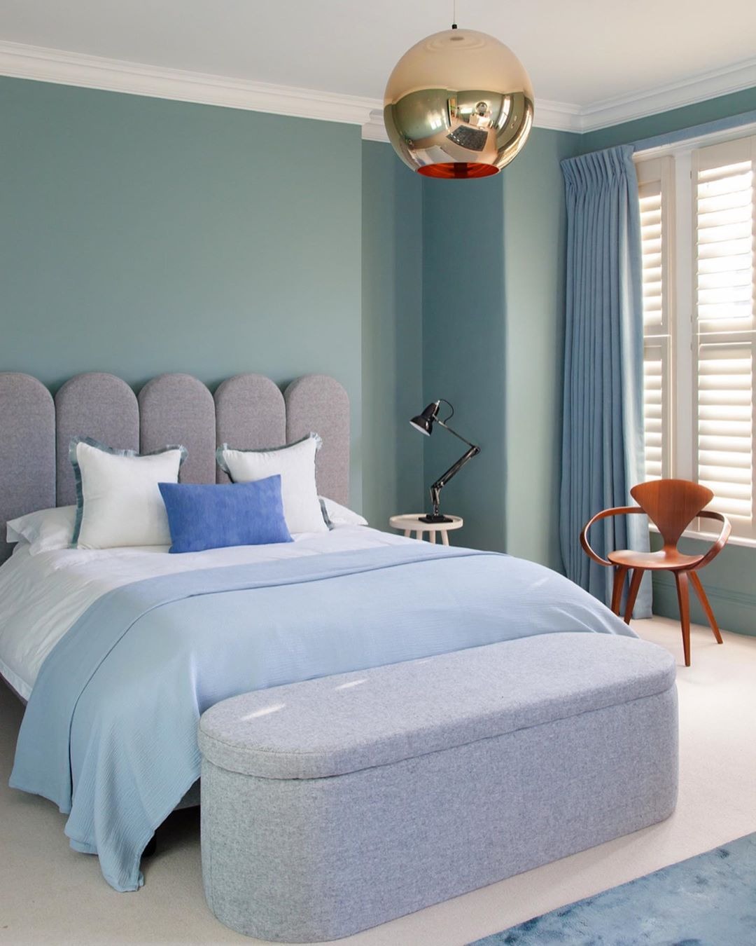 Classic-blue kết hợp với Cerulean, tại sao không? 