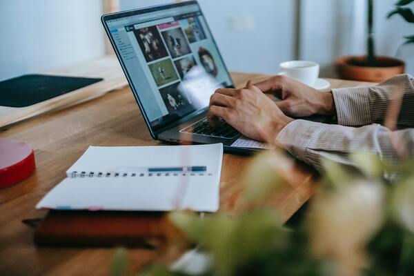 laptop văn phòng mỏng nhẹ