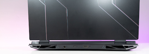 laptop-acer-nitro-trang-bi-he-thong-tan-nhiet-hien-dai